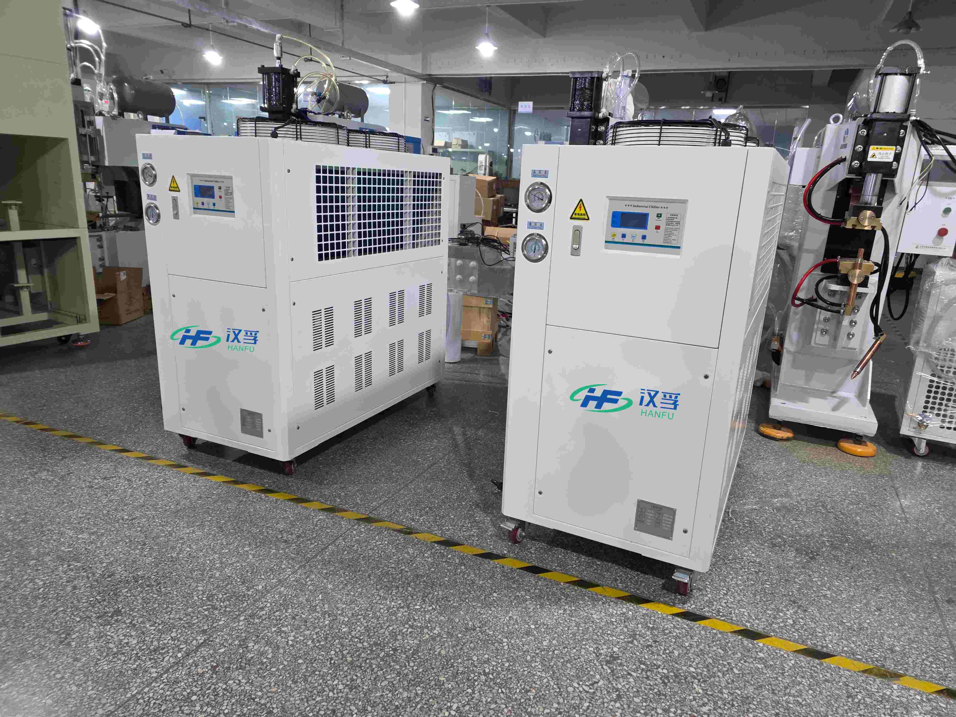 Battery welder cooling
